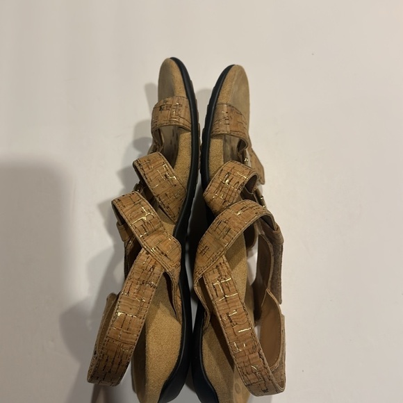 Vionic amber cork tan gold  arch support strappy open toes sandals Velcro straps - Picture 8 of 9